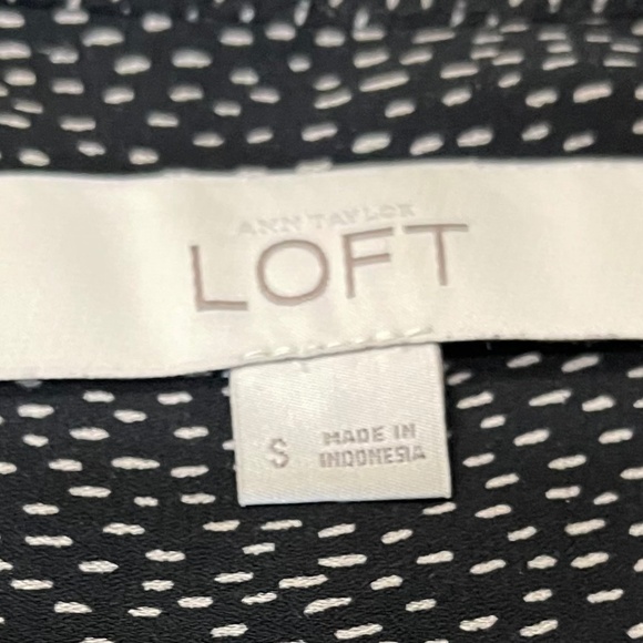 LOFT Sleeveless Blouse – Black‎ with White Details – Size Small - Picture 4 of 6